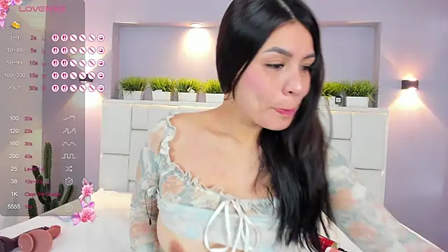 ValeriaGarcia online show from 14, 11, 2025