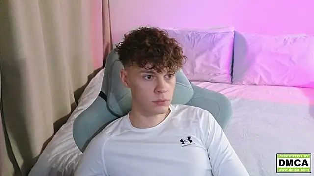 Snapshot of cute_thomas chatting on 18, 10, 2025 cute thomas online show from 18, 10, 2025