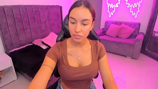 xiomara  cortes online show from 14, 11, 2025