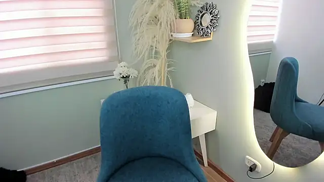 julieta evans  online show from 6, 11, 2025