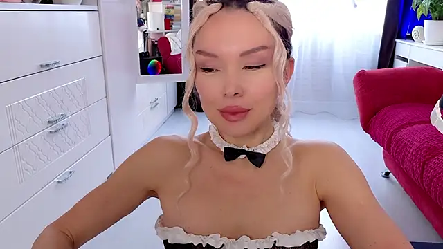 WhiteBunny online show from 8, 2, 2026