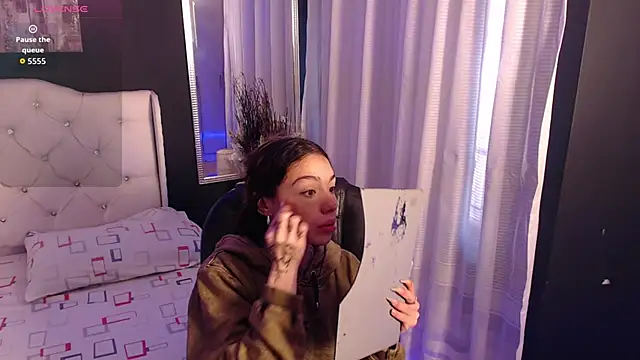 Snapshot of LiaVillalobos chatting on 23, 10, 2025 LiaVillalobos online show from 23, 10, 2025