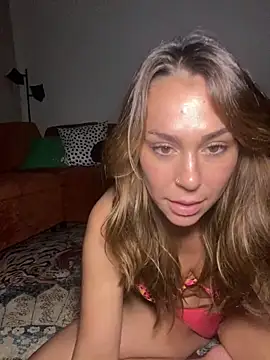 Snapshot of LeaGambit__ chatting on 9, 10, 2025 LeaGambit online show from 9, 10, 2025