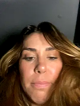 Snapshot of LeaGambit__ chatting on 13, 11, 2025 LeaGambit online show from 13, 11, 2025