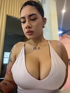 Snapshot of clarachanelricek chatting on 20, 3, 2026 clarachanelricek online show from 20, 3, 2026