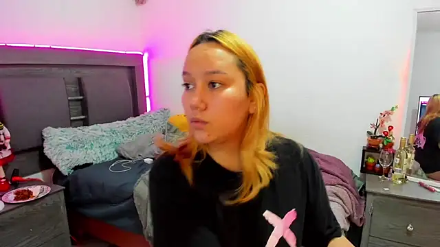 Snapshot of Cherrynoa chatting on 8, 2, 2026 Cherrynoa online show from 8, 2, 2026