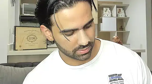 BradleySmithx online show from 20, 12, 2024