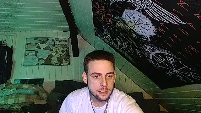 Snapshot of Youngtimer_1997 chatting on 17, 12, 2025 Youngtimer 1997 online show from 17, 12, 2025