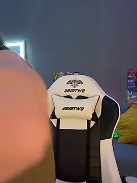 julia fly online show from 9, 2, 2025