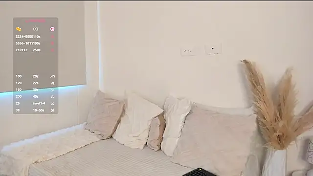 Snapshot of ZOEGARNER01 chatting on 1, 10, 2025 ZOEGARNER01 online show from 1, 10, 2025