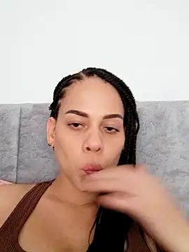 Snapshot of Dannacamila chatting on 14, 11, 2025 Dannacamila online show from 14, 11, 2025