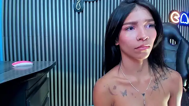 LauraAristizabal online show from 21, 1, 2025