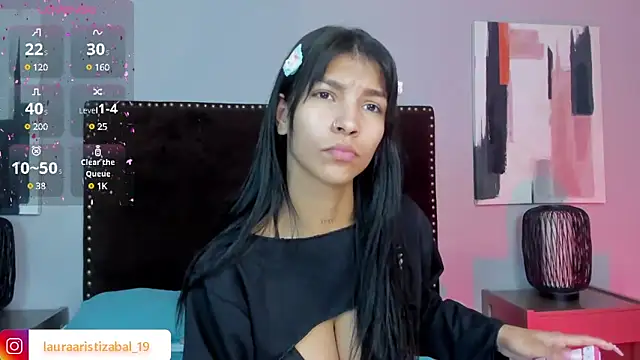 LauraAristizabal online show from 4, 3, 2025