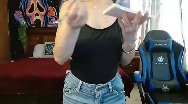 Snapshot of MINI_Petite chatting on 17, 1, 2025 MINI Petite online show from 17, 1, 2025