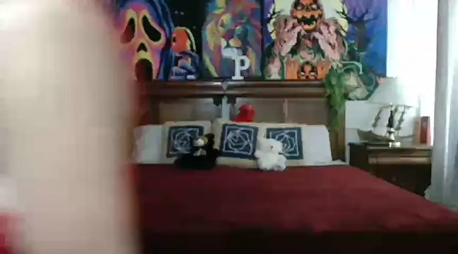 Snapshot of MINI_Petite chatting on 5, 2, 2025 MINI Petite online show from 5, 2, 2025