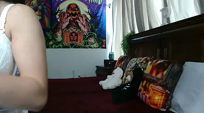 Snapshot of MINI_Petite chatting on 5, 3, 2025 MINI Petite online show from 5, 3, 2025