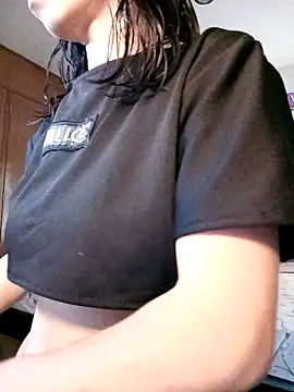 Snapshot of MINI_Petite chatting on 8, 9, 2025 MINI Petite online show from 8, 9, 2025