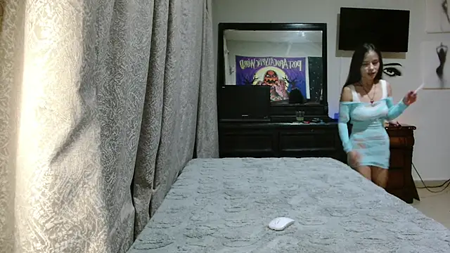 Snapshot of MINI_Petite chatting on 11, 10, 2025 MINI Petite online show from 11, 10, 2025