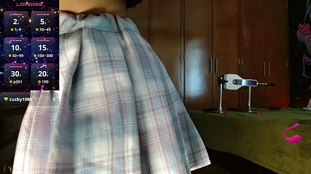 Snapshot of MINI_Petite chatting on 16, 10, 2025 MINI Petite online show from 16, 10, 2025