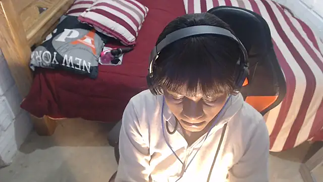 sexyjustin202 online show from 12, 10, 2025