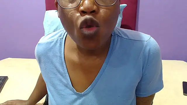 PeachAss4UU online show from 25, 1, 2025