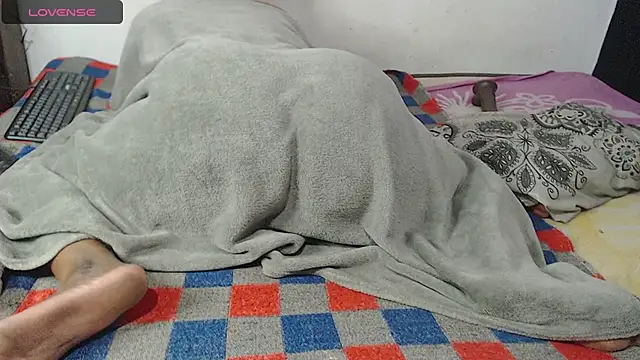 Snapshot of Sexy_night_bm chatting on 4, 1, 2025 Sexy night bm online show from 4, 1, 2025