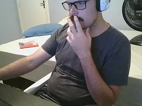 Snapshot of SuyNey chatting on 20, 2, 2026 SuyNey online show from 20, 2, 2026