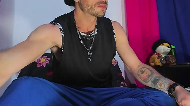 Snapshot of damn_fox chatting on 25, 10, 2025 damn fox online show from 25, 10, 2025