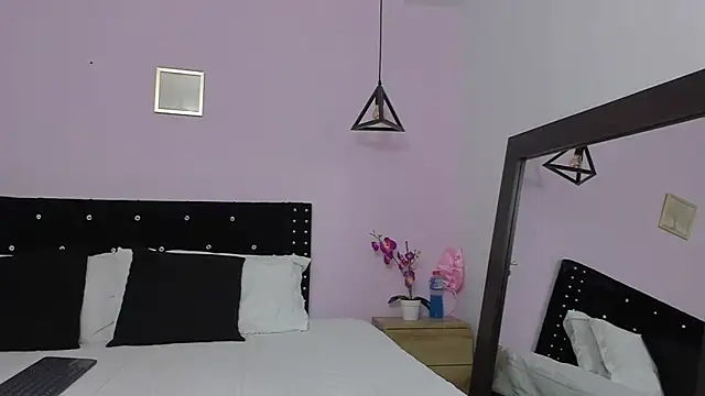 CeliWoods online show from 2, 2, 2025