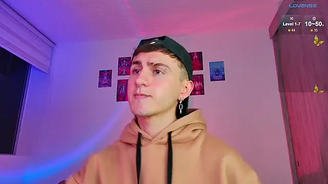 Snapshot of dimitri-bilak chatting on 17, 11, 2025 dimitri-bilak online show from 17, 11, 2025