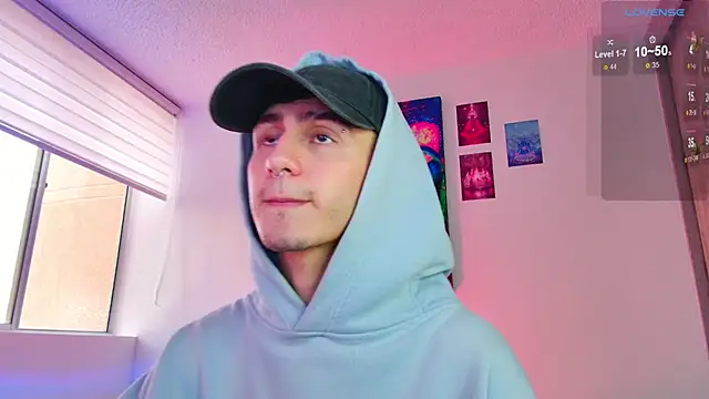 Snapshot of dimitri-bilak chatting on 21, 11, 2025 dimitri-bilak online show from 21, 11, 2025