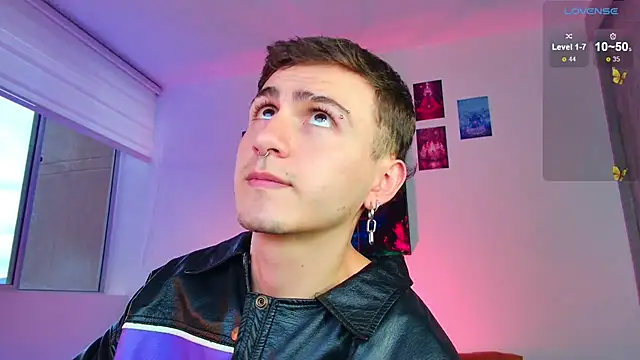 Snapshot of dimitri-bilak chatting on 25, 11, 2025 dimitri-bilak online show from 25, 11, 2025