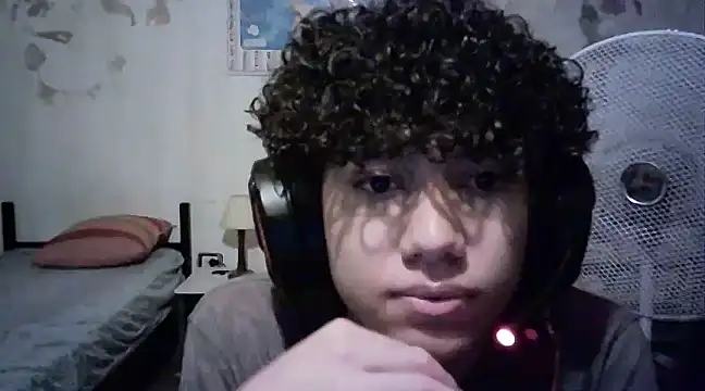 Snapshot of Emv2 chatting on 13, 2, 2025 Emv2 online show from 13, 2, 2025