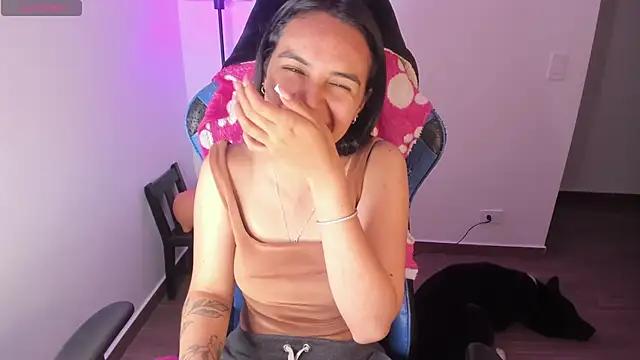 Miss Nicole online show from 2, 11, 2025