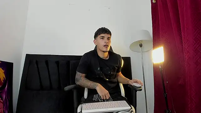 Snapshot of Evan_stoner chatting on 9, 10, 2025 Evan stoner online show from 9, 10, 2025