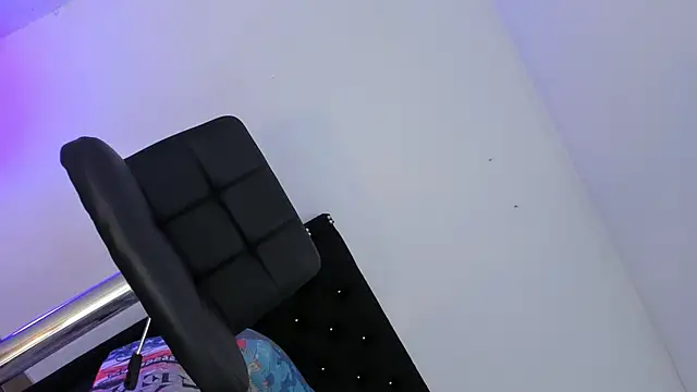 Snapshot of MistressMichell chatting on 3, 3, 2025 MistressMichell online show from 3, 3, 2025