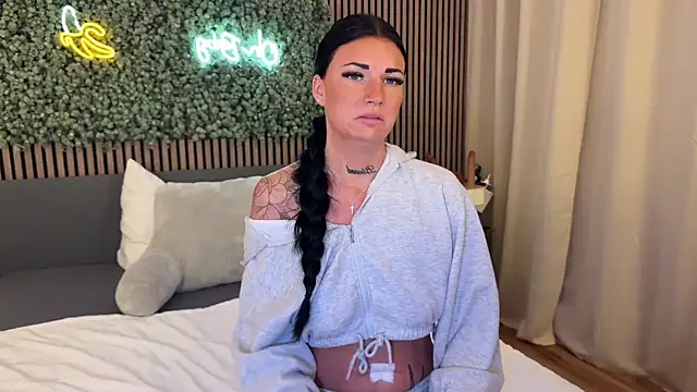 Snapshot of LizaRoxx chatting on 8, 2, 2026 LizaRoxx online show from 8, 2, 2026