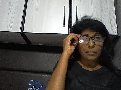 Snapshot of MsAttitude chatting on 1, 11, 2025 MsAttitude online show from 1, 11, 2025