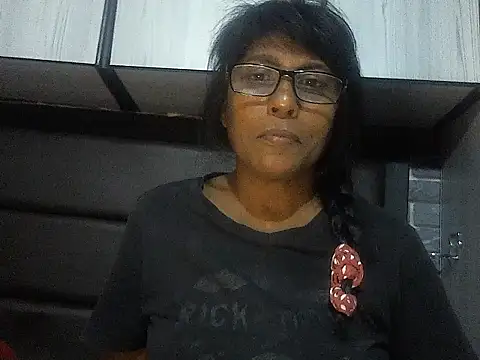 Snapshot of MsAttitude chatting on 14, 11, 2025 MsAttitude online show from 14, 11, 2025