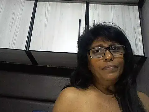 Snapshot of MsAttitude chatting on 22, 11, 2025 MsAttitude online show from 22, 11, 2025