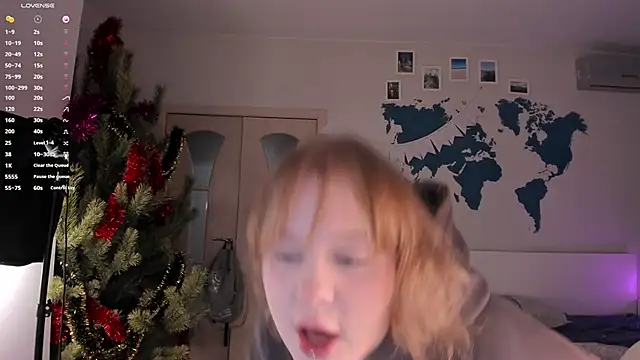 Snapshot of LisaLaas chatting on 11, 1, 2025 LisaLaas online show from 11, 1, 2025