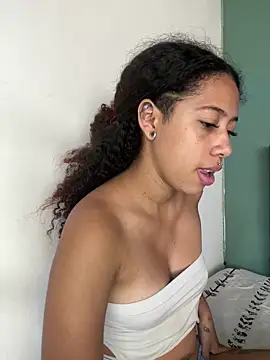 Snapshot of Miley_and_Vash chatting on 27, 12, 2024 Miley and Vash online show from 27, 12, 2024