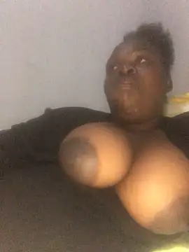 Snapshot of sweett_shaley chatting on 12, 9, 2025 sweett shaley online show from 12, 9, 2025