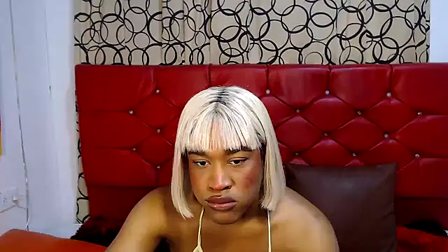 Snapshot of dirtydolltsx chatting on 18, 10, 2025 dirtydolltsx online show from 18, 10, 2025