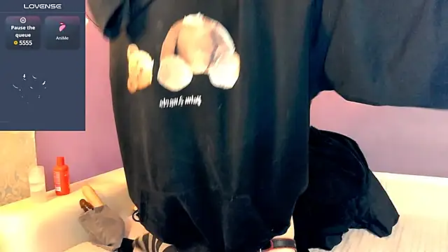 Snapshot of Littlepinkcat chatting on 1, 2, 2025 Littlepinkcat online show from 1, 2, 2025