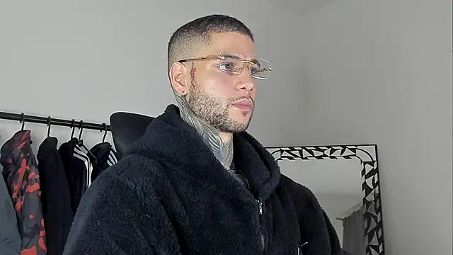 Snapshot of _jamesleandros1 chatting on 9, 11, 2025 jamesleandros1 online show from 9, 11, 2025