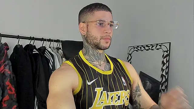 Snapshot of _jamesleandros1 chatting on 15, 11, 2025 jamesleandros1 online show from 15, 11, 2025