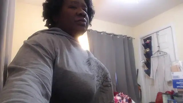 sluttyFetesa online show from 4, 2, 2026