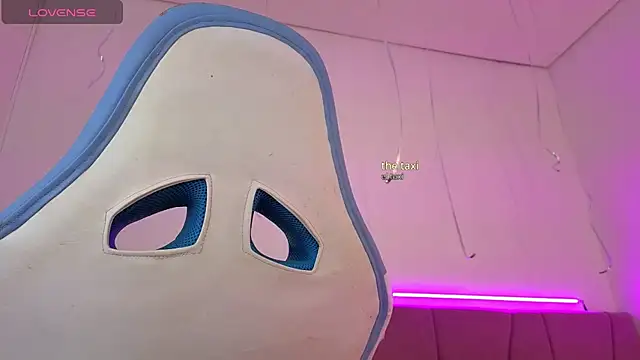 PIA STONE online show from 2, 12, 2025