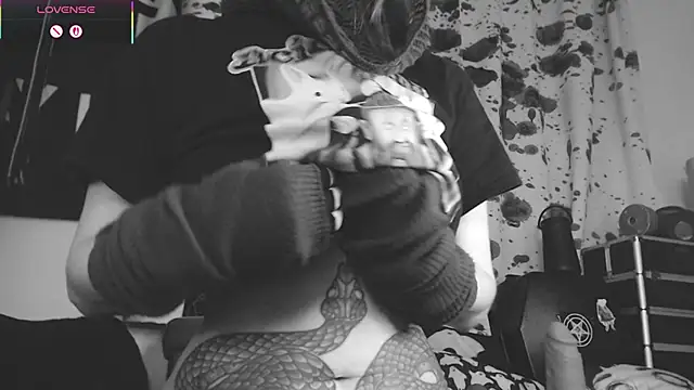 Snapshot of Silentmary chatting on 21, 11, 2025 Silentmary online show from 21, 11, 2025